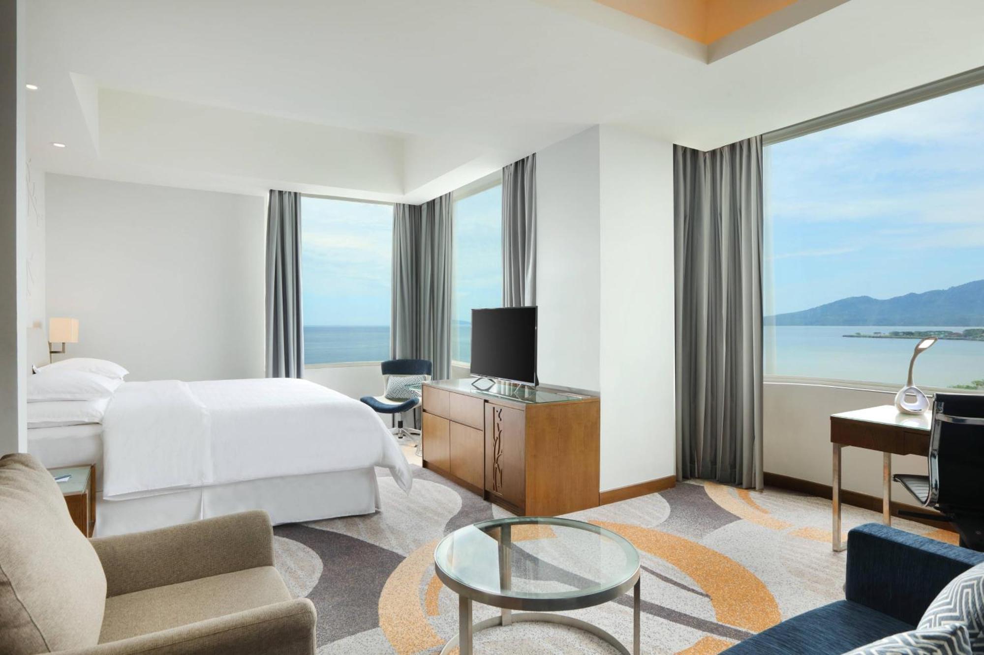 Four Points By Sheraton Manado Exterior foto